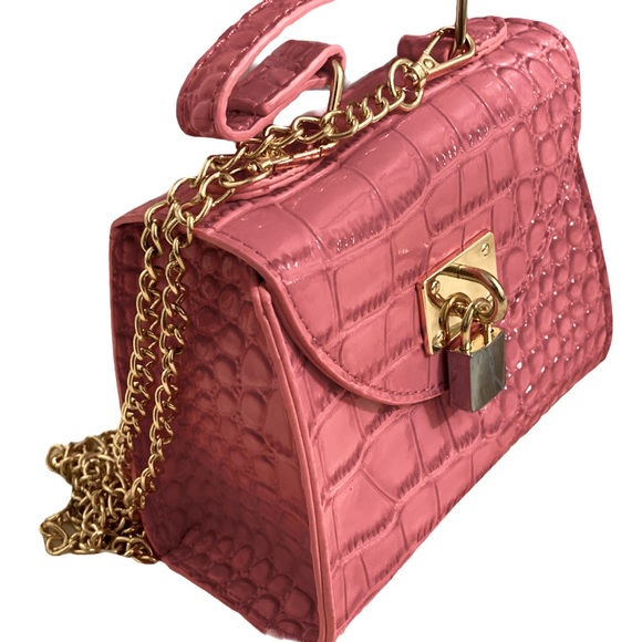 NWT- Cute Mini Croc Bag in Pink. Private Label- OFFERS WELCOME‼️‼️ - Picture 5 of 6